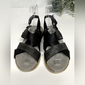 🛍️BEARPAW Black and gray SHELLI sling back sandals size 6.‎